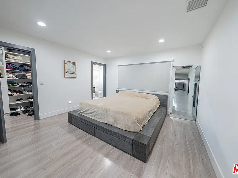 7719 Rhodes Ave — Photo 11