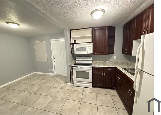7137 Ken Knight Dr E — Photo 2