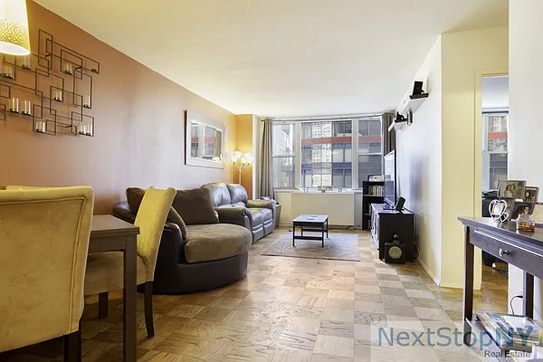 Rented by NextStopNY | media 8