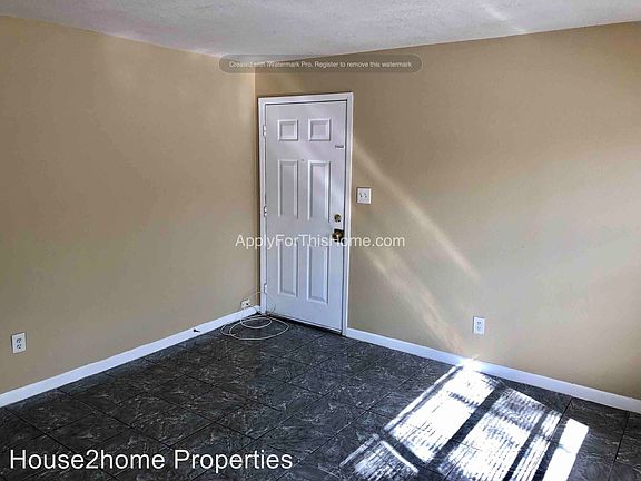 4th image of 3906 E Bird St APT D