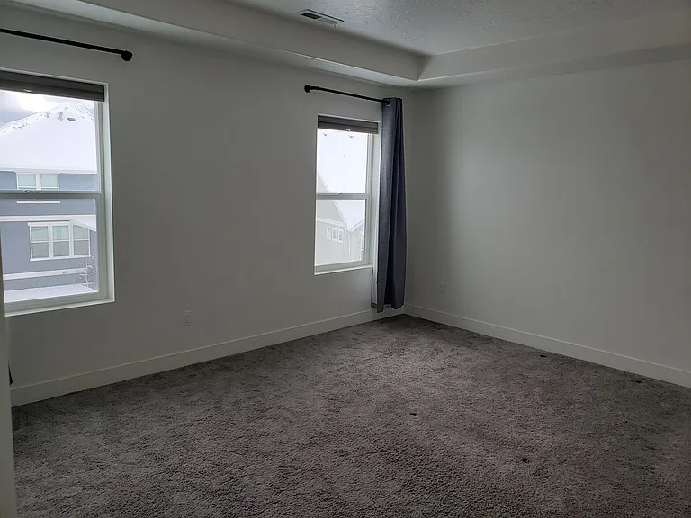 1033 S Vine St — Photo 31