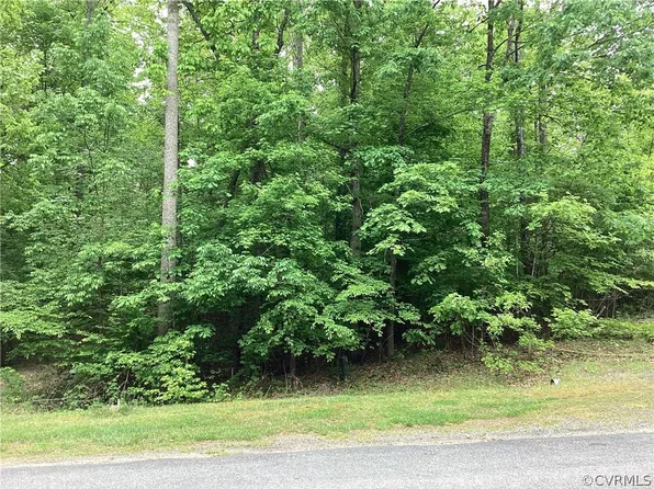 138 Fisher Dr, Mineral, VA 23117