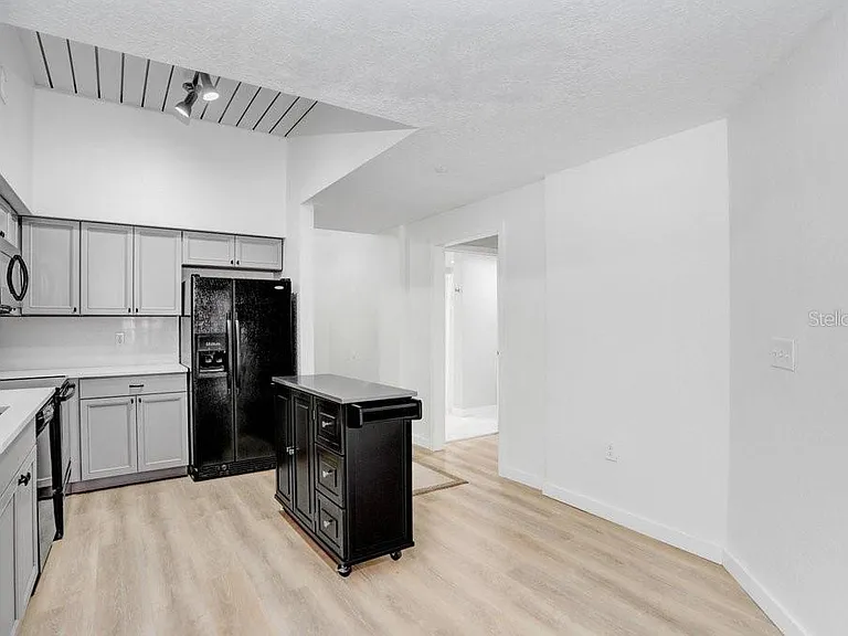 2440 W Horatio St #1012 — Photo 12