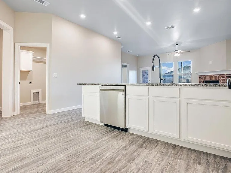 3414 Bryan Ave — Photo 6
