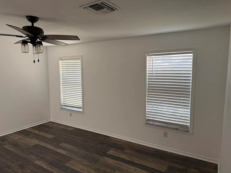 1874 SW Capehart Ave — Photo 16
