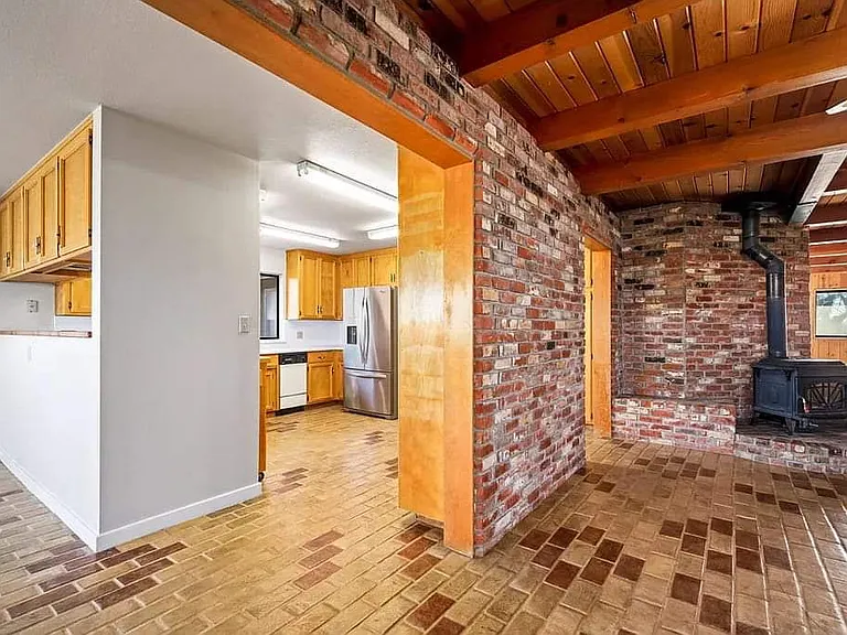2442 N McIntire Rd — Photo 8
