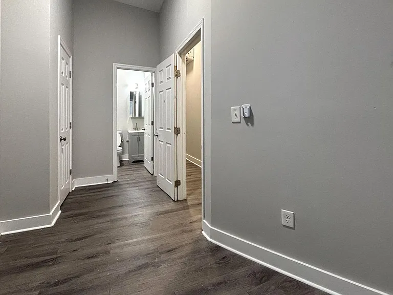 1235 W Huntingdon Street — Photo 4