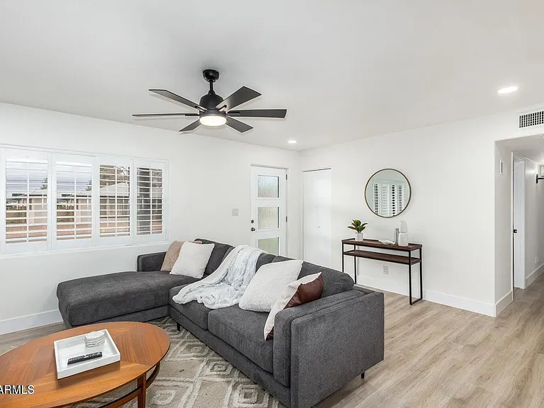 4511 N 31st Pl — Photo 3