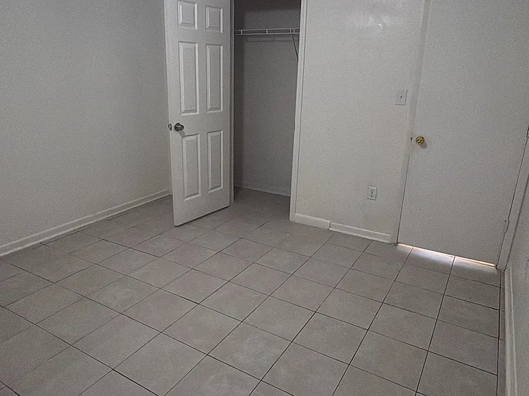 1082 Old South Dr — Photo 8