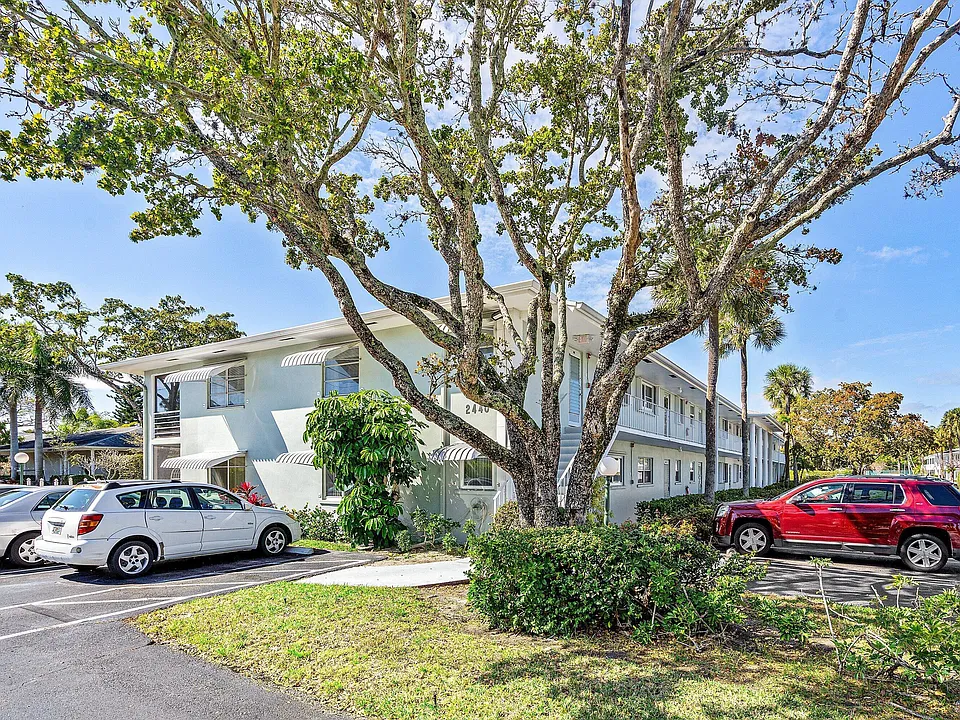 2440 SW 22nd Ave #703