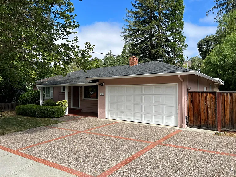 3176 Stanley Blvd — Photo 3