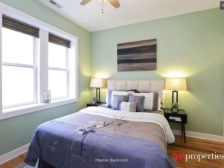 1430 N Maplewood Ave #302 — Photo 3