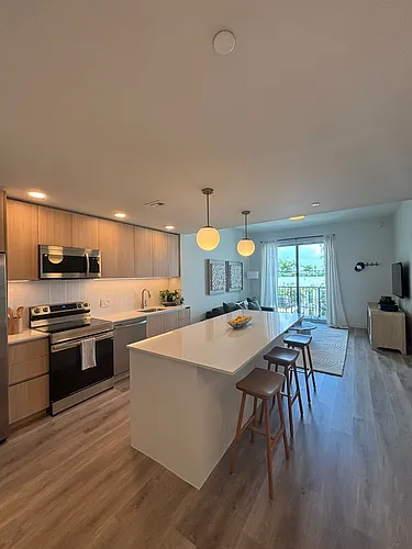92 NW 29th St #587 Photo 1