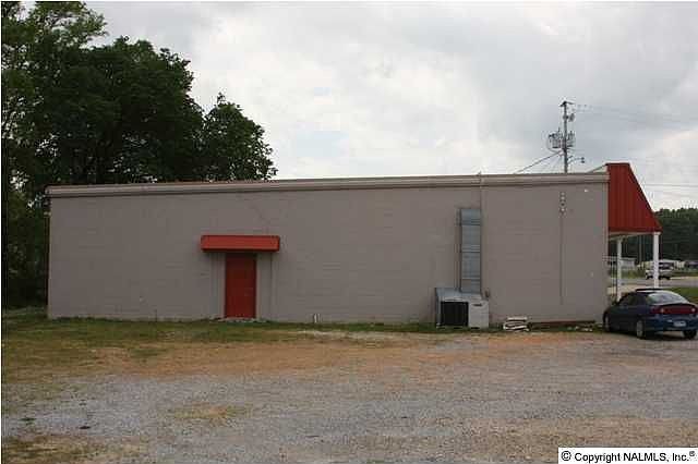 2nd image of 1583 Highway 77