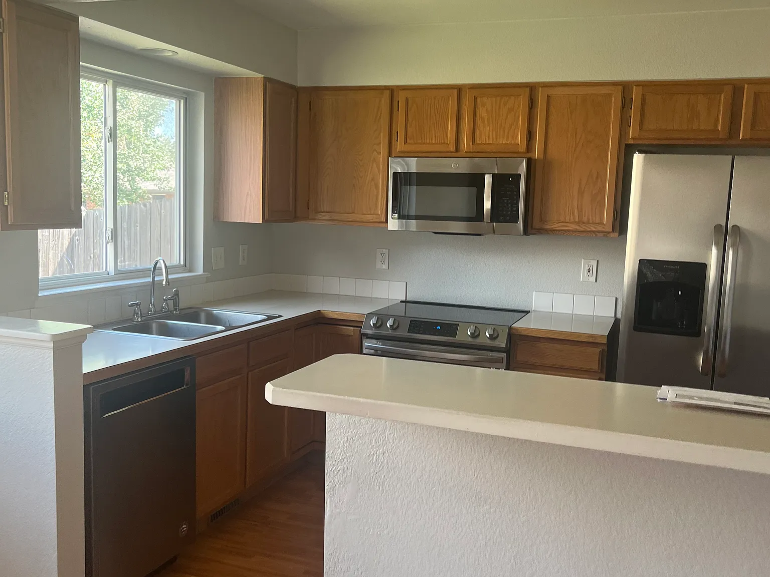 2 bed, 1.5 bath, $2,300 — Photo 3