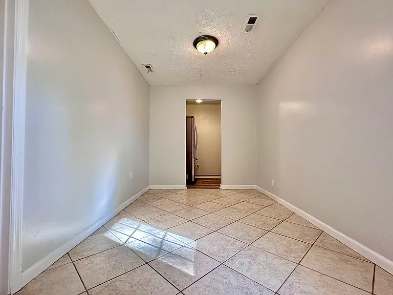 675 Woodgate Rd — Photo 8