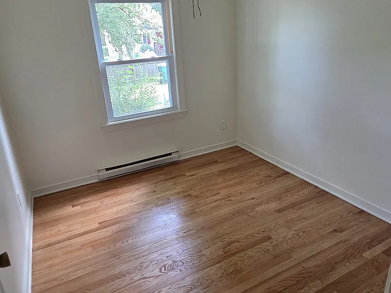 8 N Fern Ave — Photo 1