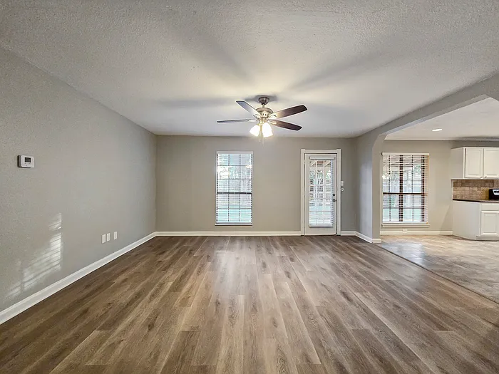 1612 Cindy Ct — Photo 5