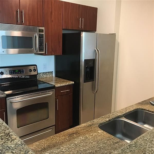 1st image of 2421 NE 65th St APT 208