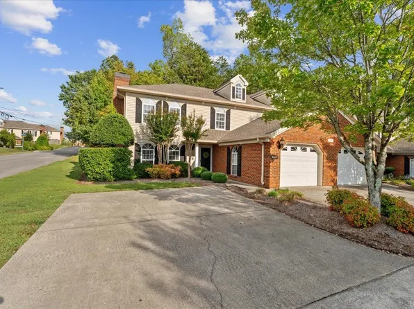 1698 N Summit Dr Unit 220, Dalton, GA 30721