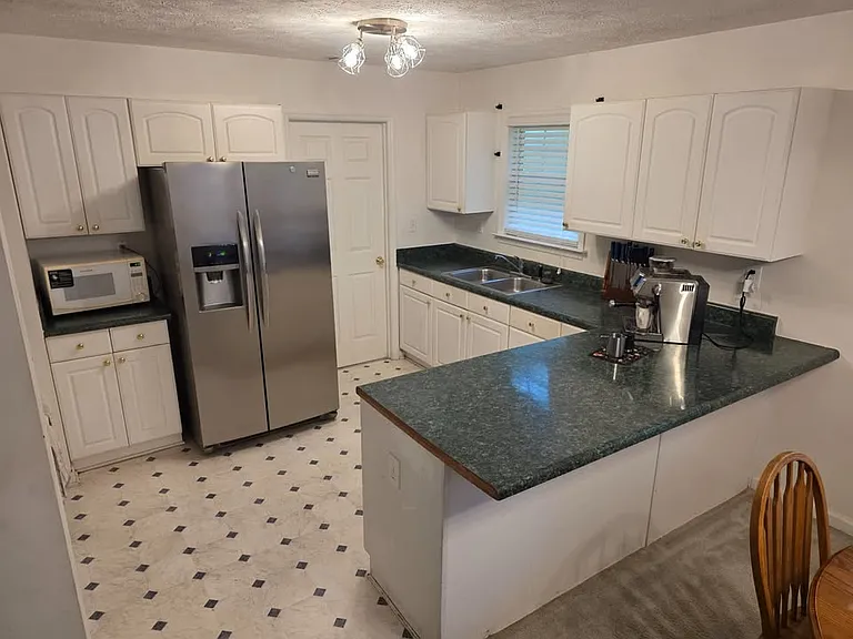 2417 Luxembourg Dr — Photo 10