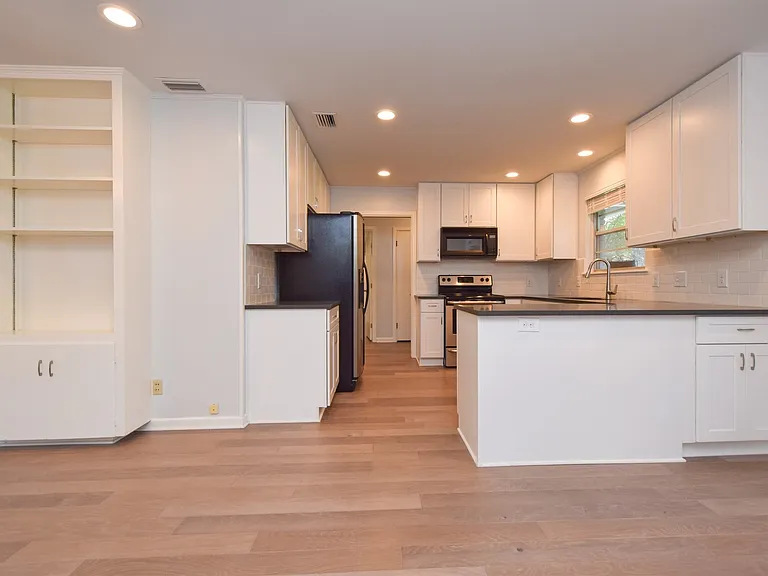 5003 Westview Dr — Photo 15
