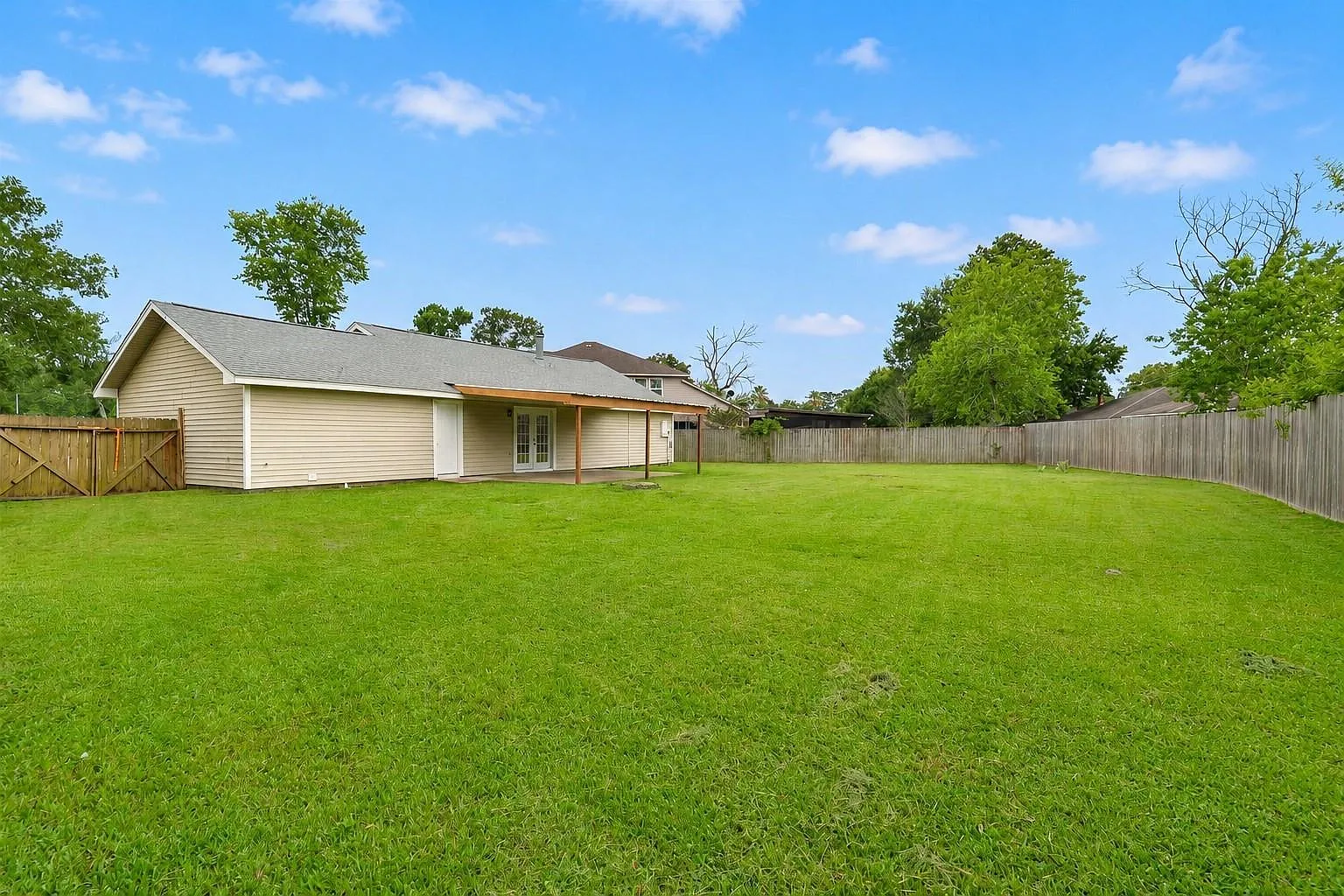 2 bed, 1.0 bath, 1168 sqft, $1,575 — Photo 3