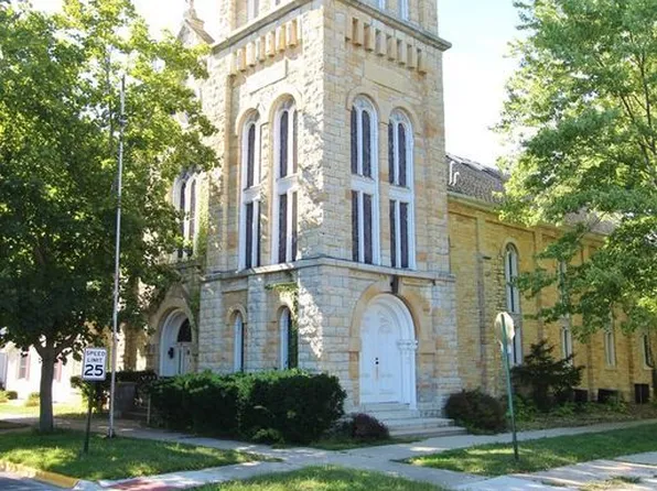 300 W Jefferson St APT A, Morris, IL 60450