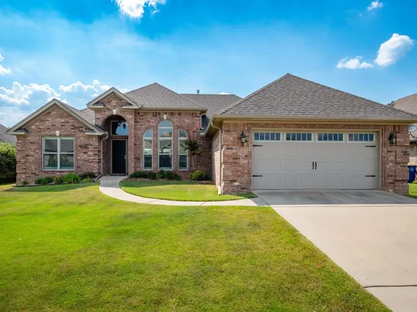 1520 Milligan Dr, North Little Rock, AR 72113