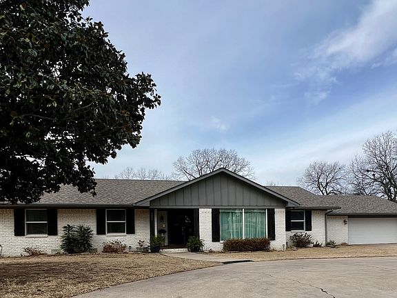 3rd image of 509 S Rockford Rd