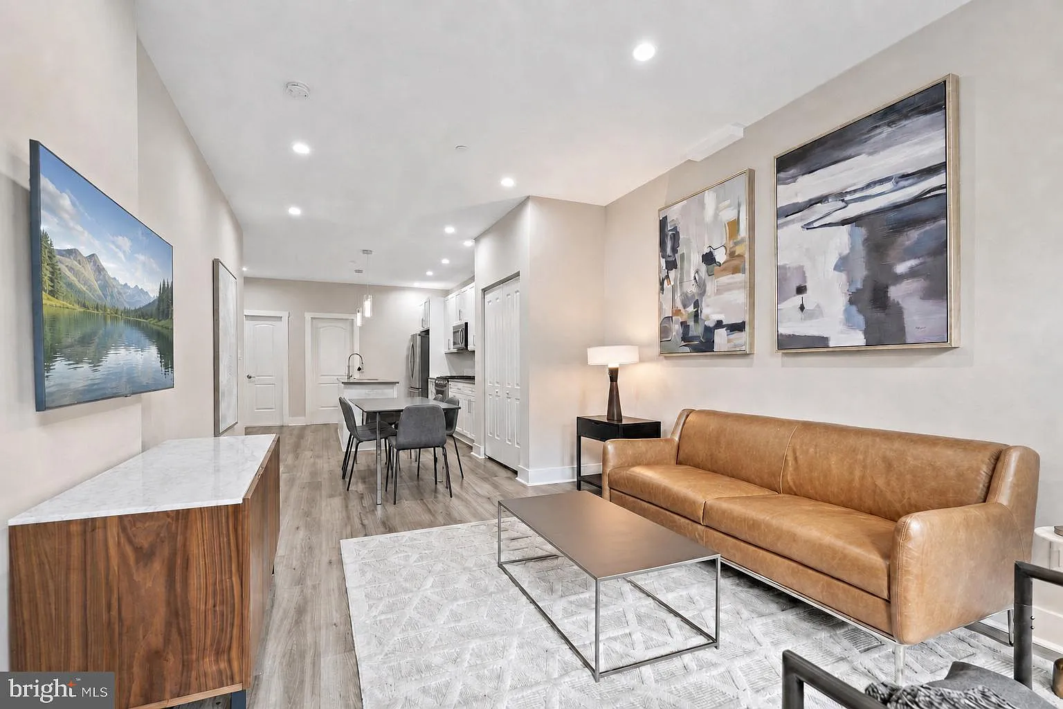 3 bed, 3.0 bath, 1850 sqft, $4,500 — Photo 4