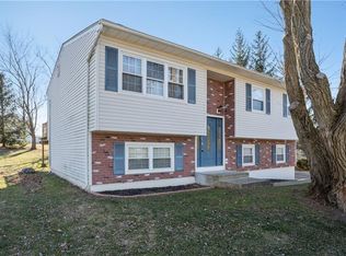 8 Peace Dr, Middletown, NY 10941