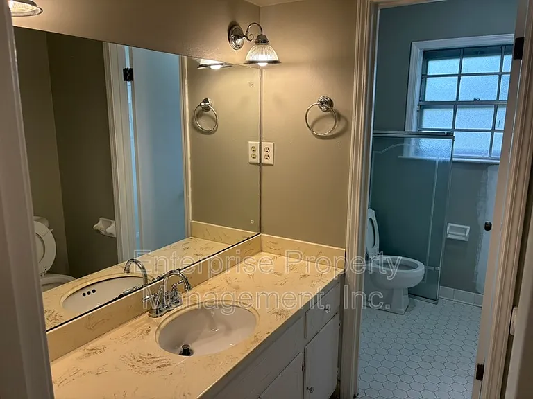 2266 Montego Dr — Photo 32