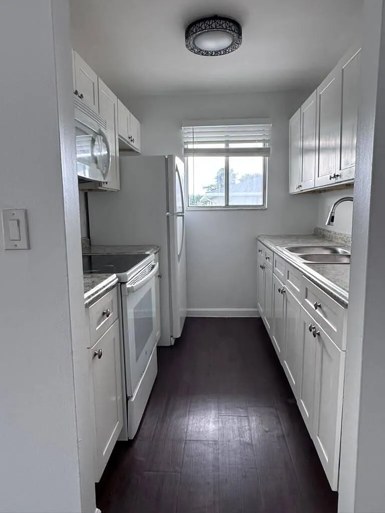 2 bed, 1.0 bath, 840 sqft, $1,750 — Photo 3