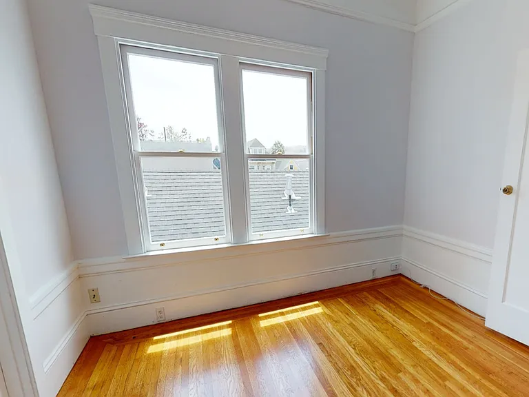 874 Hampshire St — Photo 11