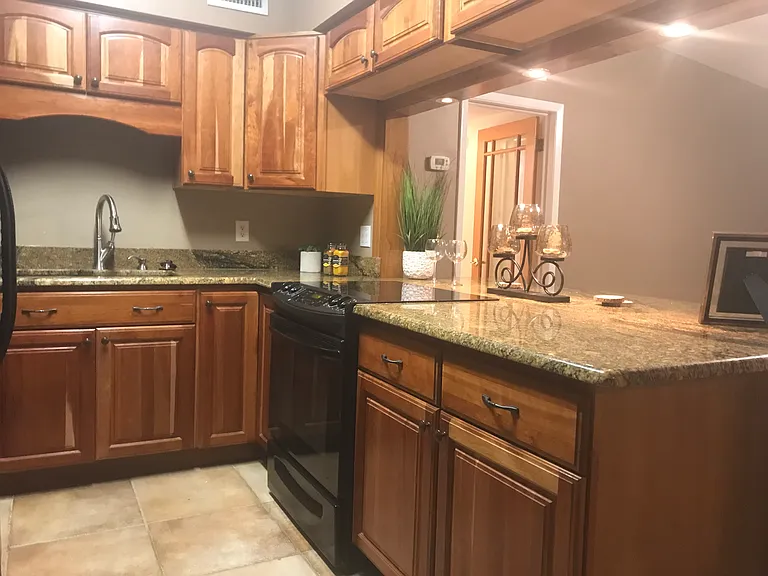 3721 Surrey Dr — Photo 7