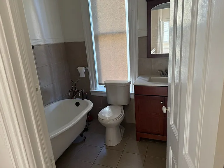 1712 Filbert St — Photo 6