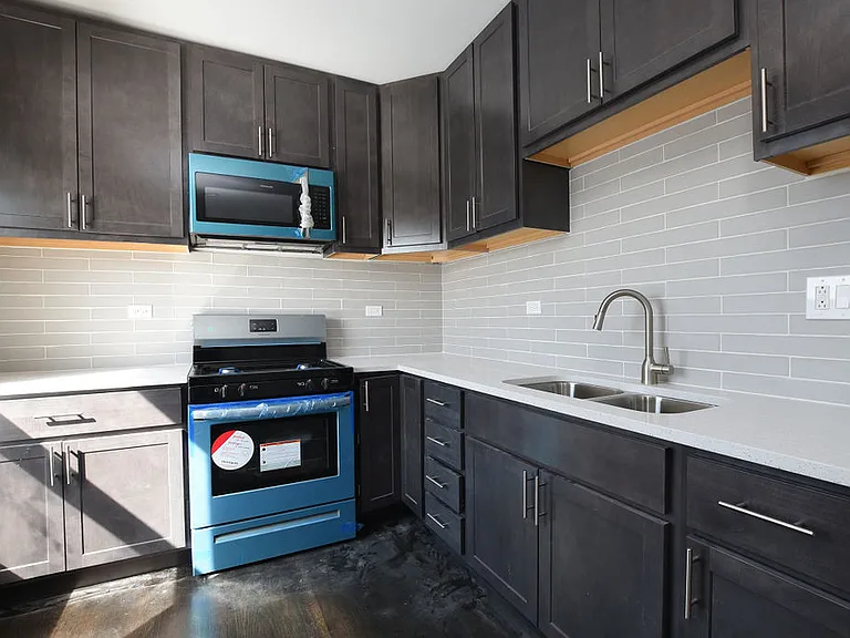 4248 N Damen Ave #2W — Photo 2