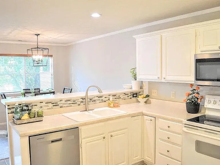 8900 Sicily Ln — Photo 5