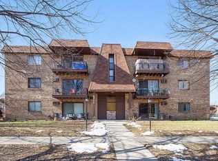 5700 W 128th St #2, Crestwood, IL 60445