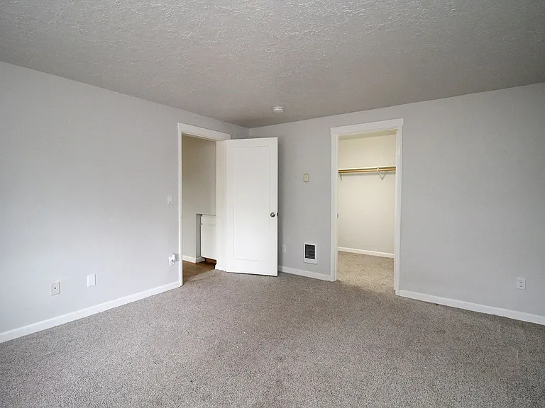Raleigh Heights — Photo 41
