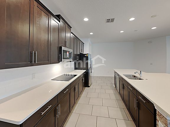 4th image of 1808 Henley St