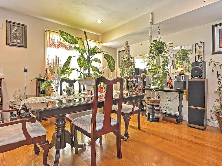 45 Nightingale St #B — Photo 29