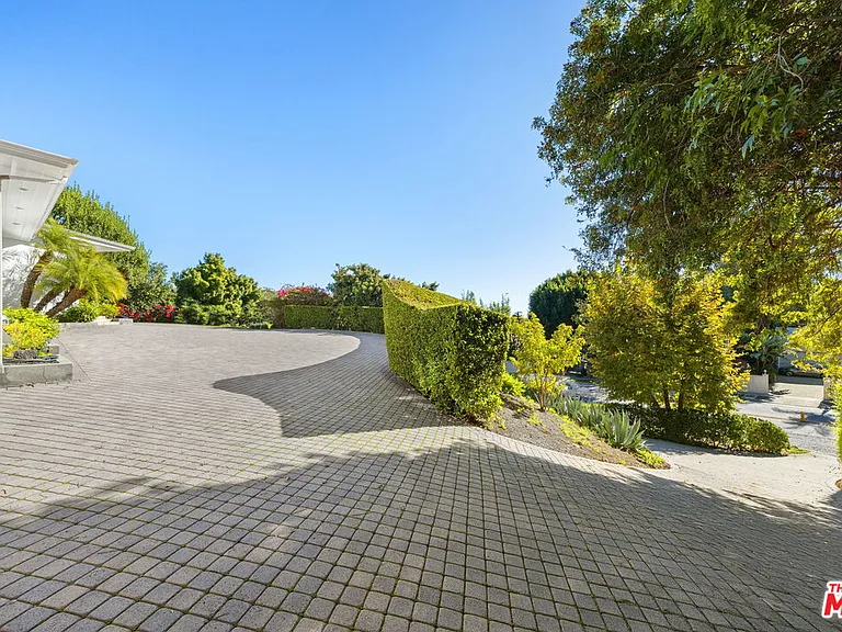 11215 W Sunset Blvd — Photo 14