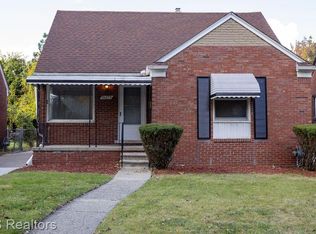 19279 Tyrone St, Harper Woods, MI 48225