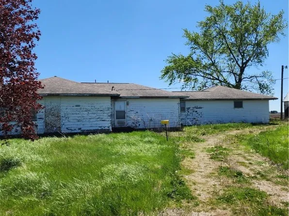 1728 State Highway 133, Kansas, IL 61933