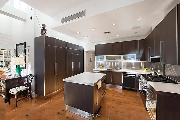 Sold by Town Residential | media 4