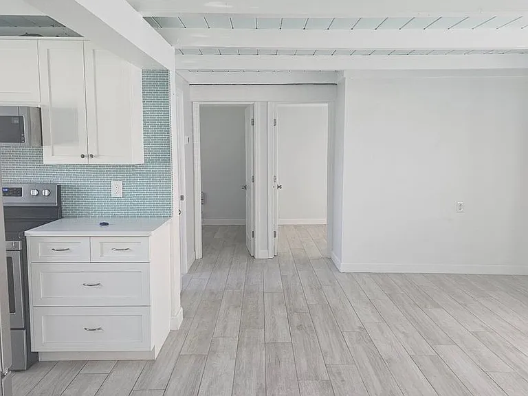 360 W Fray St — Photo 9