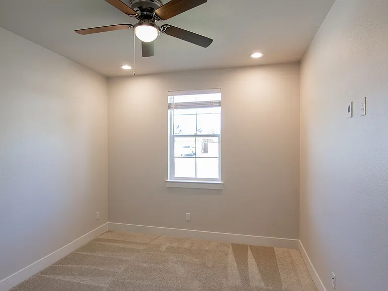 6073 Fallworth Dr — Photo 17