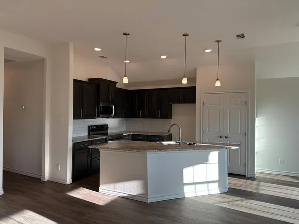 1957 Lamplighter Ln, San Angelo, TX 76904